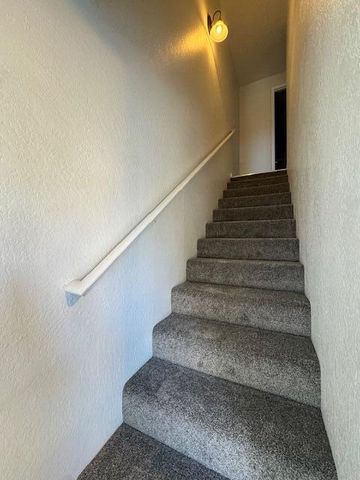 210 W Main Street, Rogue River, OR 97537