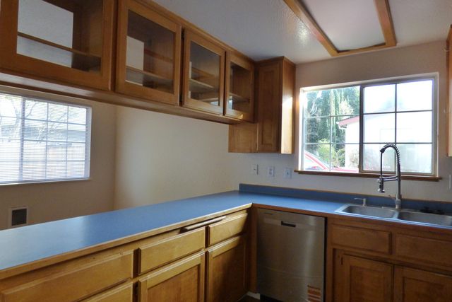 210 W Main Street, Rogue River, OR 97537