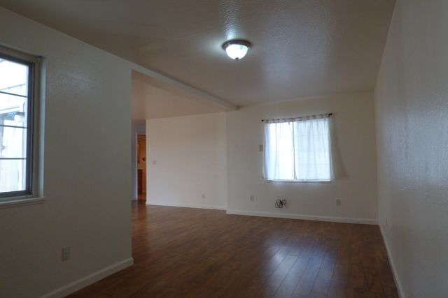 210 W Main Street, Rogue River, OR 97537