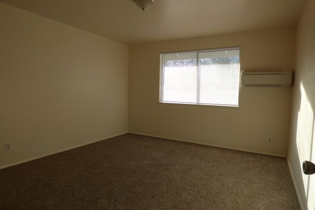 210 W Main Street, Rogue River, OR 97537