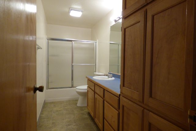 210 W Main Street, Rogue River, OR 97537