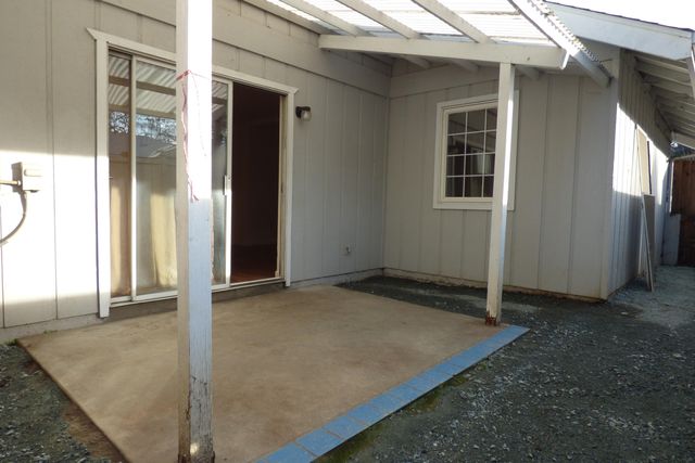 210 W Main Street, Rogue River, OR 97537