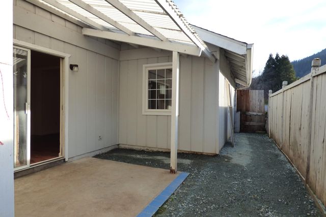 210 W Main Street, Rogue River, OR 97537