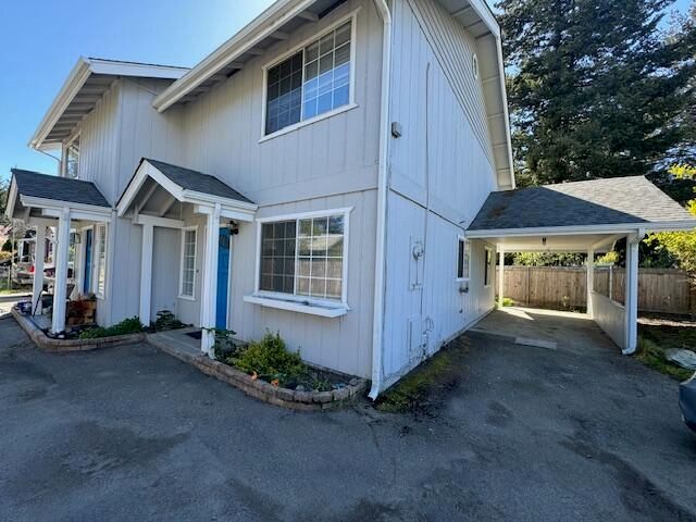 210 W Main Street, Rogue River, OR 97537