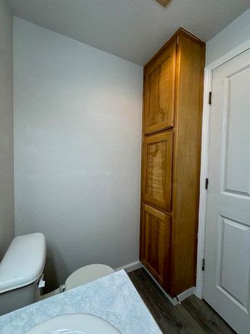 210 W Main Street, Rogue River, OR 97537