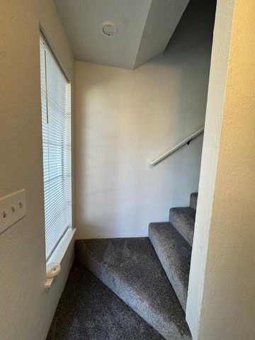 210 W Main Street, Rogue River, OR 97537