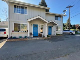 210 W Main Street, Rogue River, OR 97537