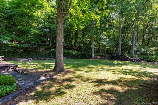 6 Hemlock Trail Court, Carmel, NY 10512