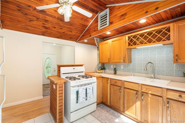 6 Hemlock Trail Court, Carmel, NY 10512