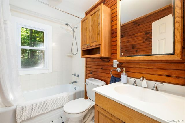 6 Hemlock Trail Court, Carmel, NY 10512