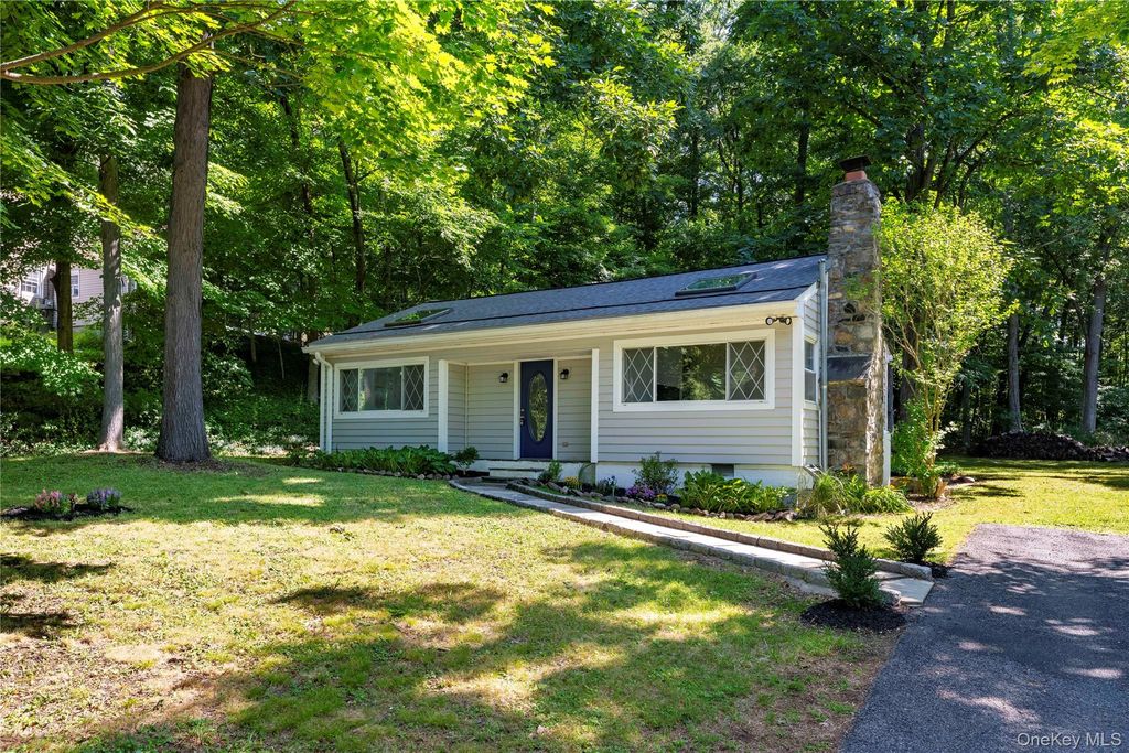 6 Hemlock Trail Court, Carmel, NY 10512
