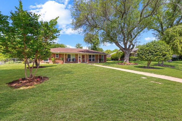 347 Merribrook Trail, Duncanville, TX 75116
