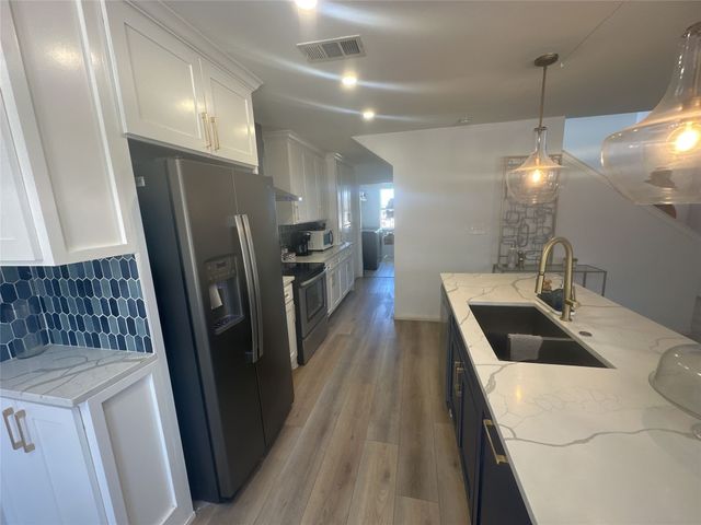 3416 Knoll Trail, Balch Springs, TX 75180