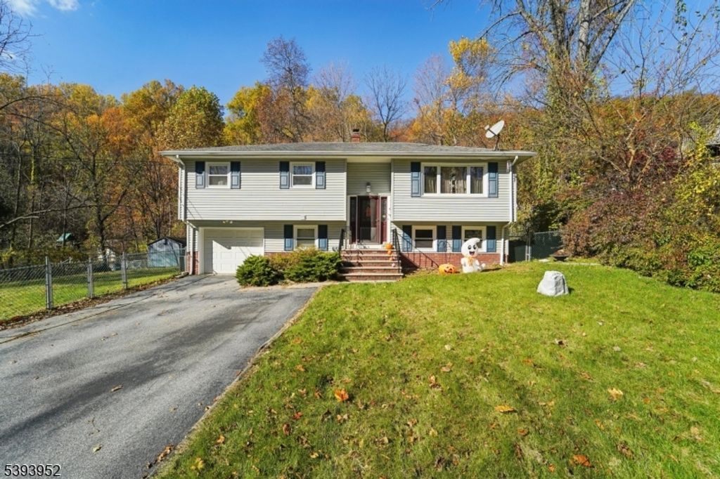 5 Zinnia Dr, Vernon Twp., NJ 07418