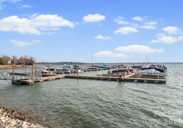 153 Ashford Hollow Lane, Mooresville, NC 28117