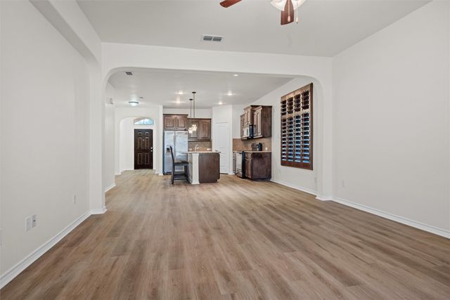 1217 Meadowlakes Drive, Azle, TX 76020