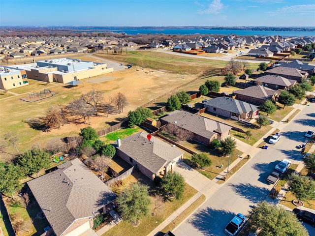 1217 Meadowlakes Drive, Azle, TX 76020