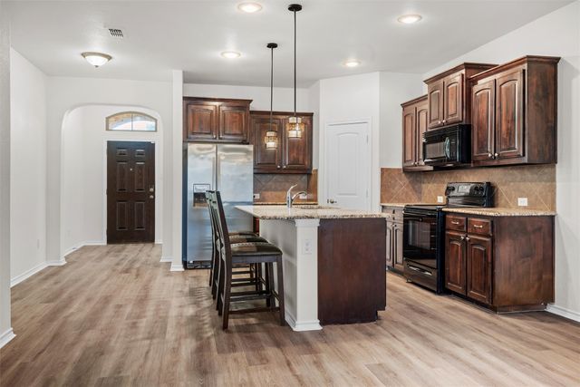 1217 Meadowlakes Drive, Azle, TX 76020