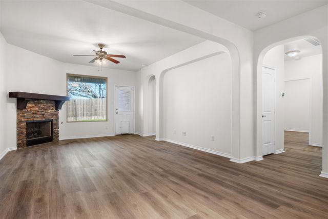 1217 Meadowlakes Drive, Azle, TX 76020