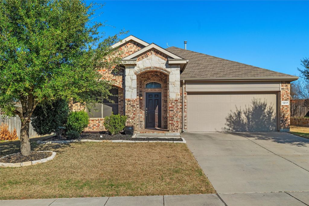 1217 Meadowlakes Drive, Azle, TX 76020