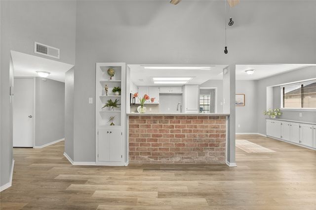 905 Saint Bernard St, Corpus Christi, TX 78418