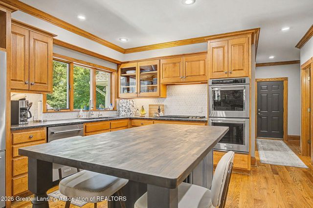 8628 Hearth Stone Way, Grand Ledge, MI 48837