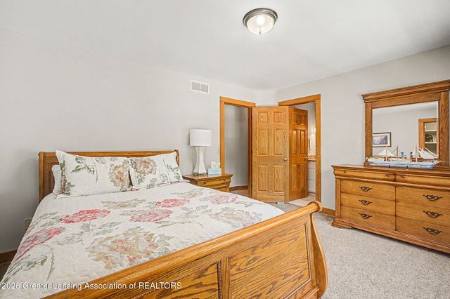 8628 Hearth Stone Way, Grand Ledge, MI 48837