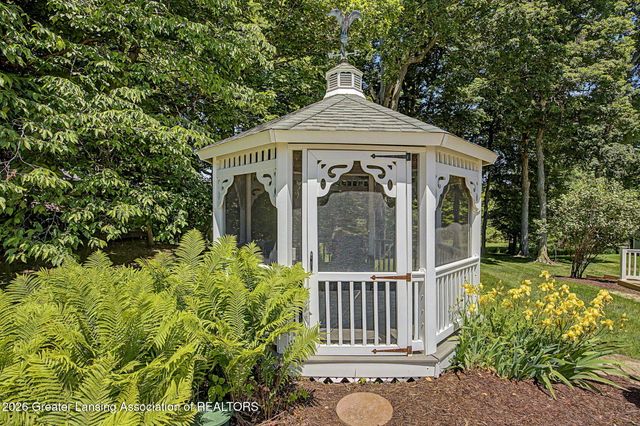 8628 Hearth Stone Way, Grand Ledge, MI 48837