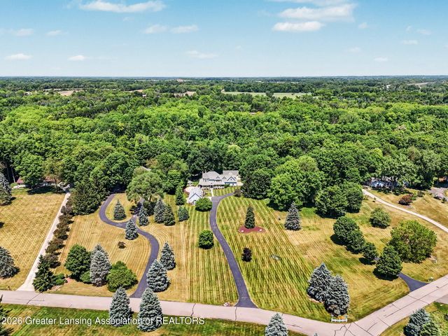 8628 Hearth Stone Way, Grand Ledge, MI 48837