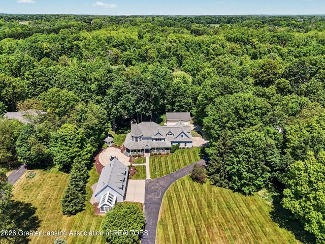 8628 Hearth Stone Way, Grand Ledge, MI 48837