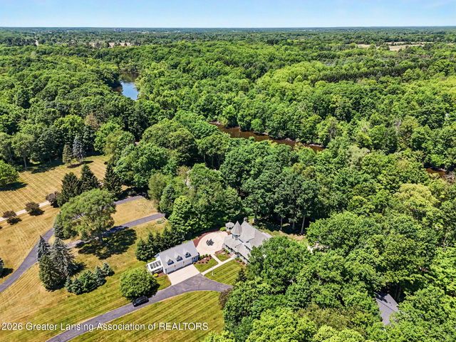 8628 Hearth Stone Way, Grand Ledge, MI 48837