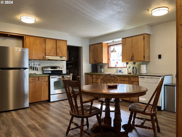 46791 WINFREY Rd, Westfir, OR 97492