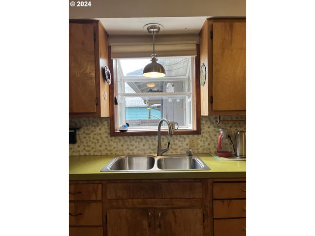 46791 WINFREY Rd, Westfir, OR 97492