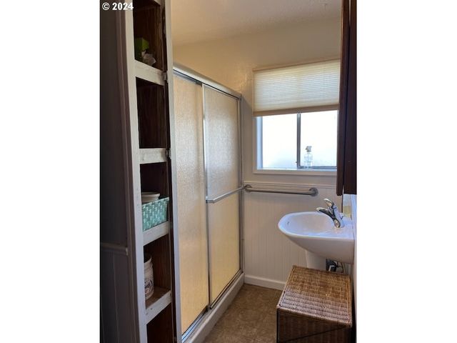 46791 WINFREY Rd, Westfir, OR 97492