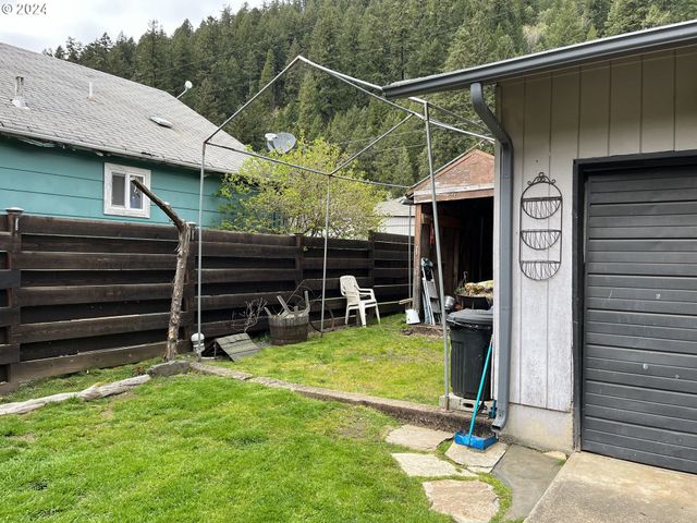 46791 WINFREY Rd, Westfir, OR 97492