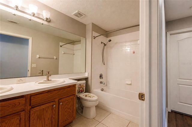 210 SMOKEY HILL AVENUE, Ruskin, FL 33570