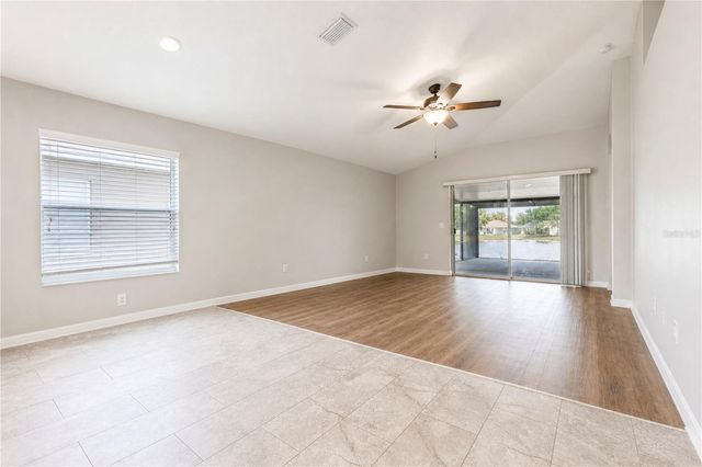210 SMOKEY HILL AVENUE, Ruskin, FL 33570