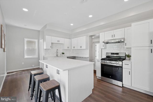 721 MOUNT VERNON AVE, Folsom, PA 19033