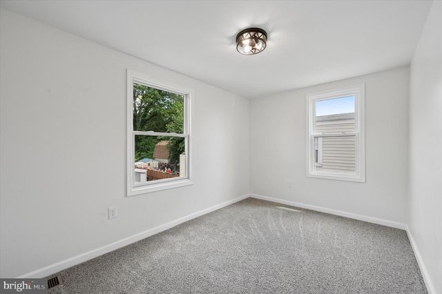 721 MOUNT VERNON AVE, Folsom, PA 19033