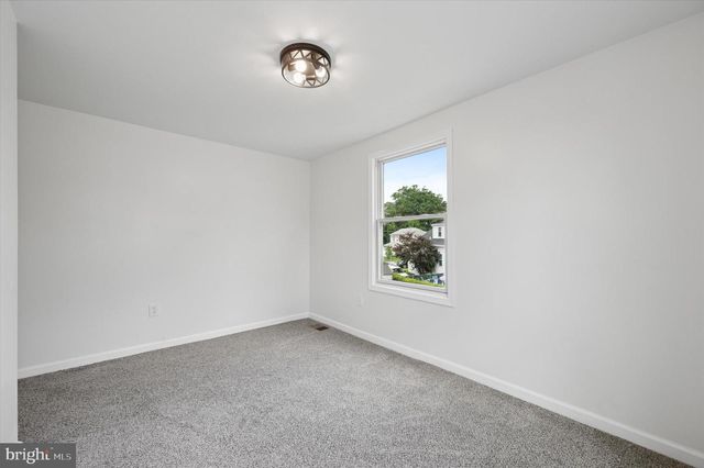 721 MOUNT VERNON AVE, Folsom, PA 19033