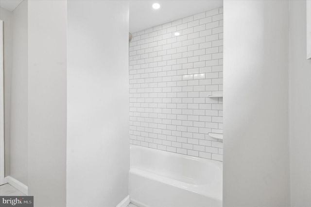 721 MOUNT VERNON AVE, Folsom, PA 19033