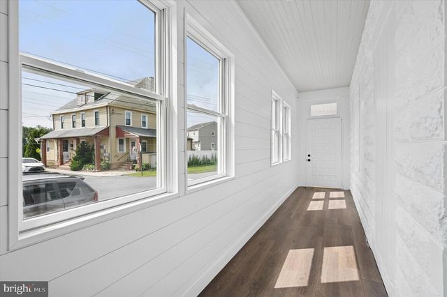 721 MOUNT VERNON AVE, Folsom, PA 19033