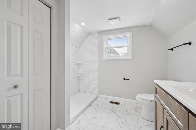 721 MOUNT VERNON AVE, Folsom, PA 19033