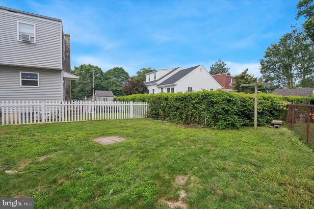721 MOUNT VERNON AVE, Folsom, PA 19033
