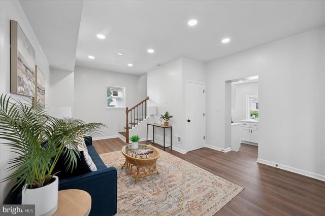 721 MOUNT VERNON AVE, Folsom, PA 19033