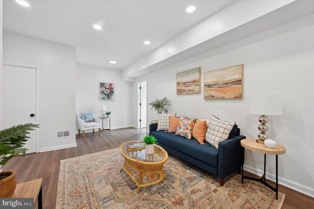 721 MOUNT VERNON AVE, Folsom, PA 19033