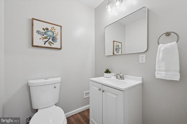 721 MOUNT VERNON AVE, Folsom, PA 19033