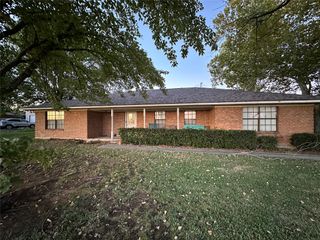 1121 Bones Chapel Road, Whitesboro, TX 76273