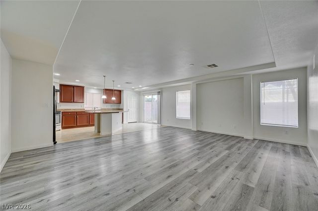 6844 Treble Clef Avenue, Las Vegas, NV 89139