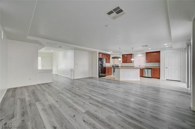 6844 Treble Clef Avenue, Las Vegas, NV 89139